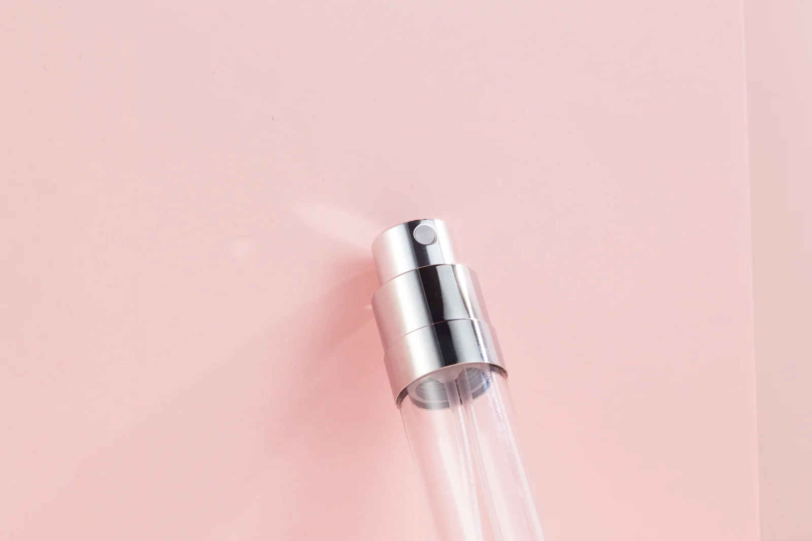 Silver perfume atomizer spray pump detail